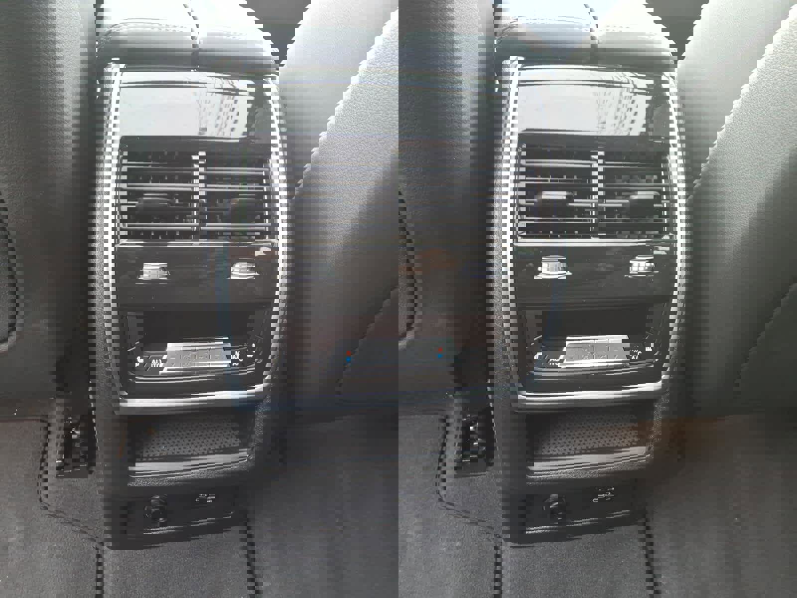 Used 2025 BMW X5 xDrive50e image 13