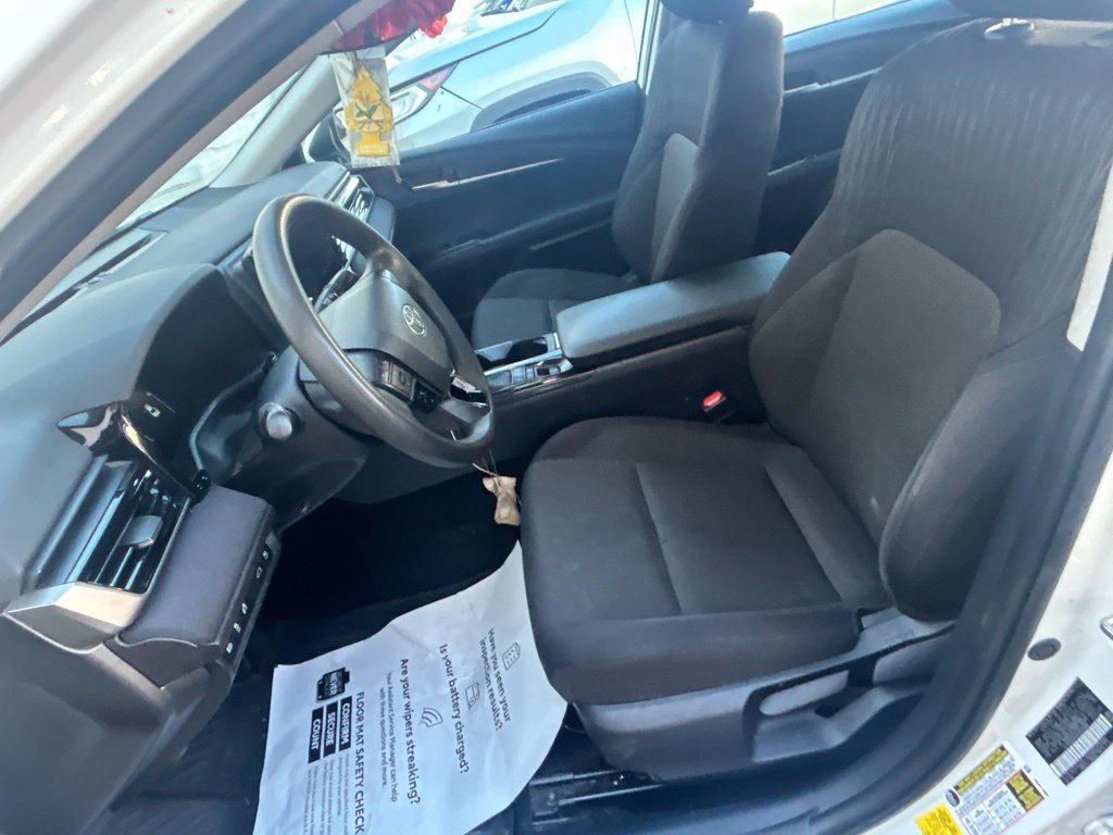 Used 2025 Toyota Camry LE FWD image 8