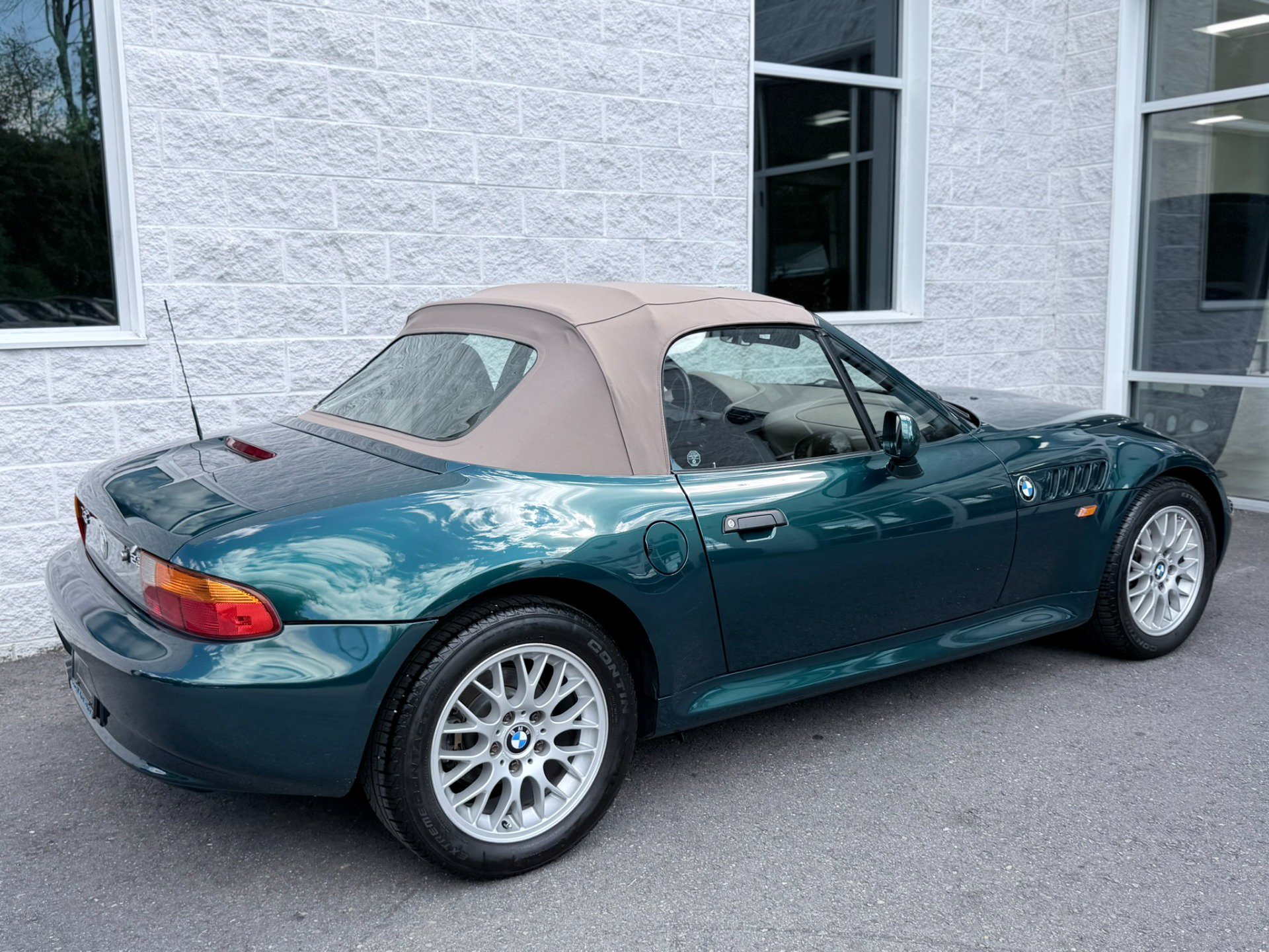 Used 1999 BMW Z3 2.5i RWD image 43