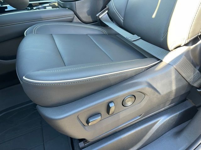 New 2026 Chevrolet Suburban Premier AWD/4WD image 16