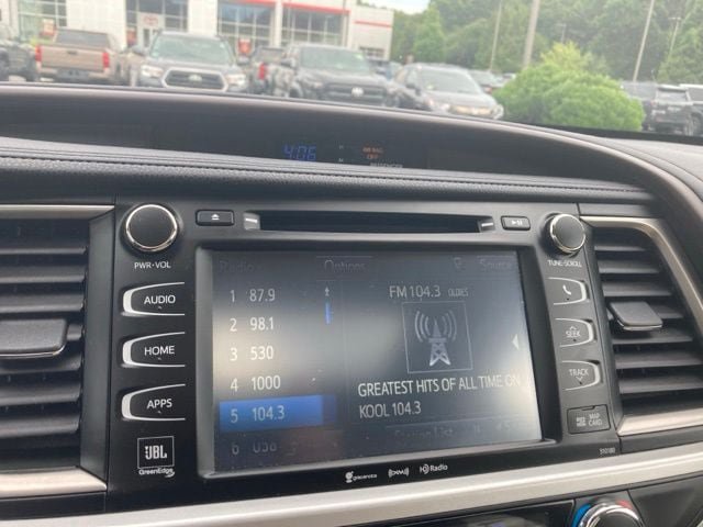 Used 2017 Toyota Highlander Limited AWD/4WD image 36