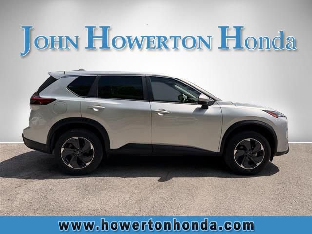 Used 2024 Nissan Rogue SV AWD/4WD image 3