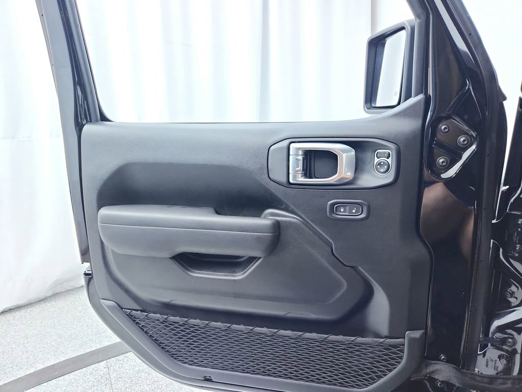 Used 2025 Jeep Gladiator Sport image 31