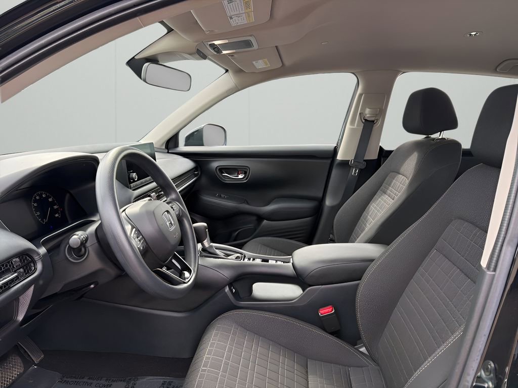 Used 2023 Honda HR-V LX image 9