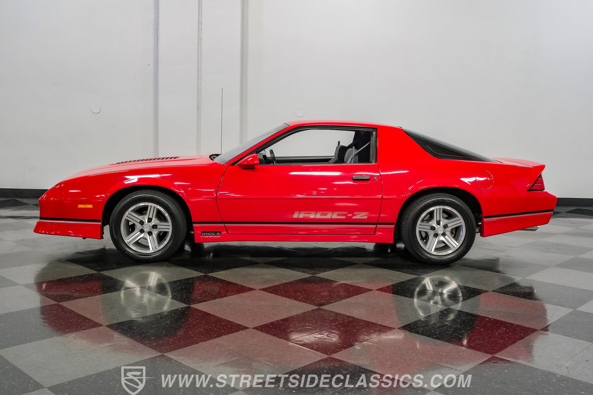 Used 1990 Chevrolet Camaro IROC-Z RWD image 2