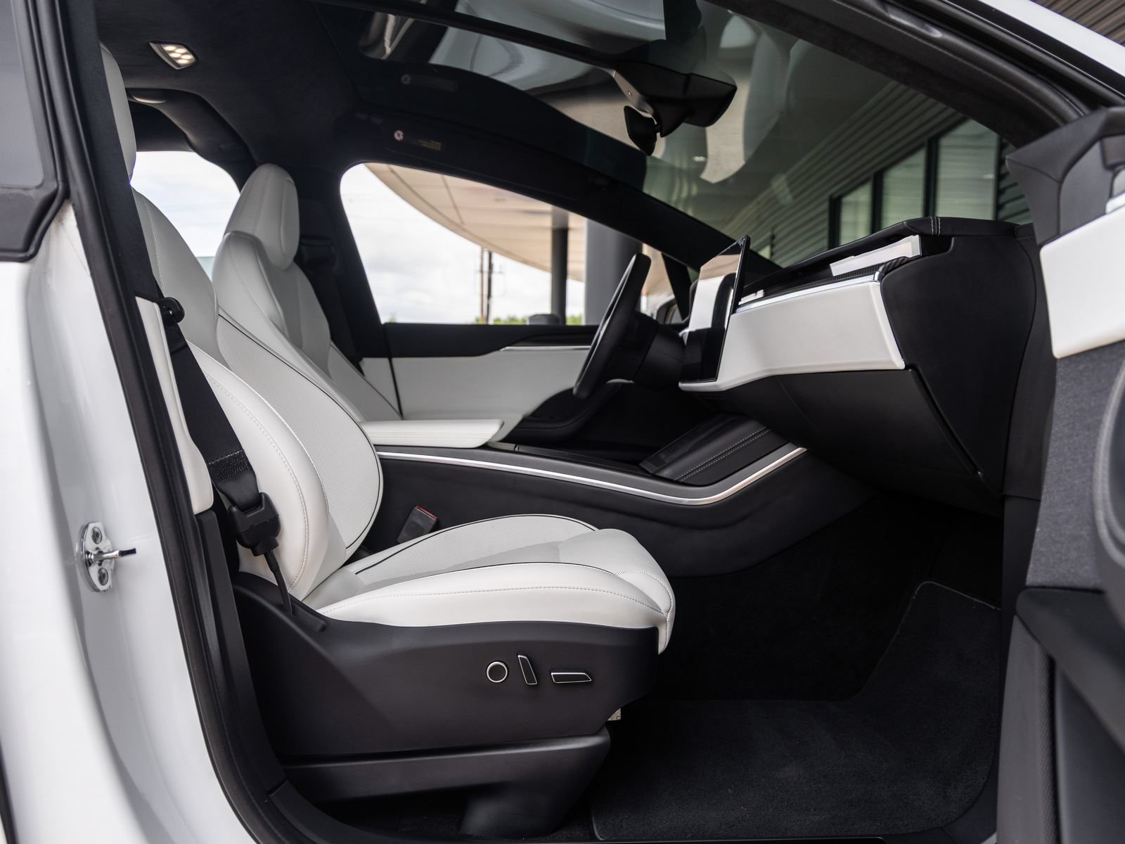 Used 2023 Tesla Model X Plaid AWD/4WD image 40