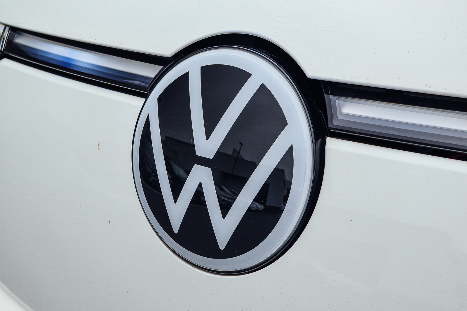 Used 2025 Volkswagen ID. Buzz Pro S RWD image 27
