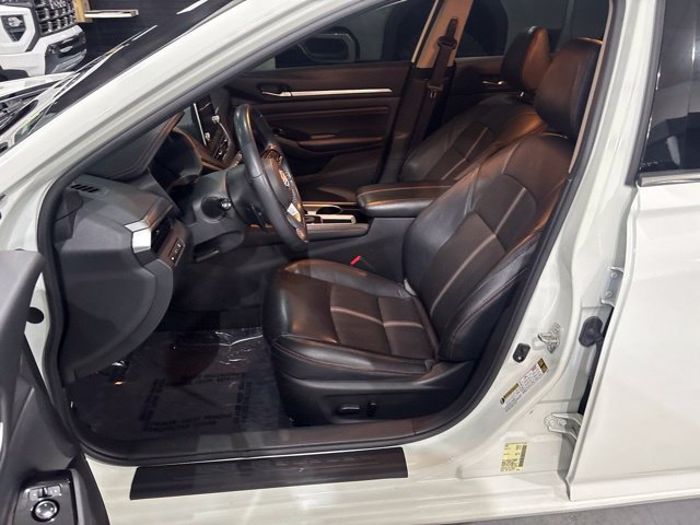 Used 2023 Nissan Altima 2.5 SR FWD image 12