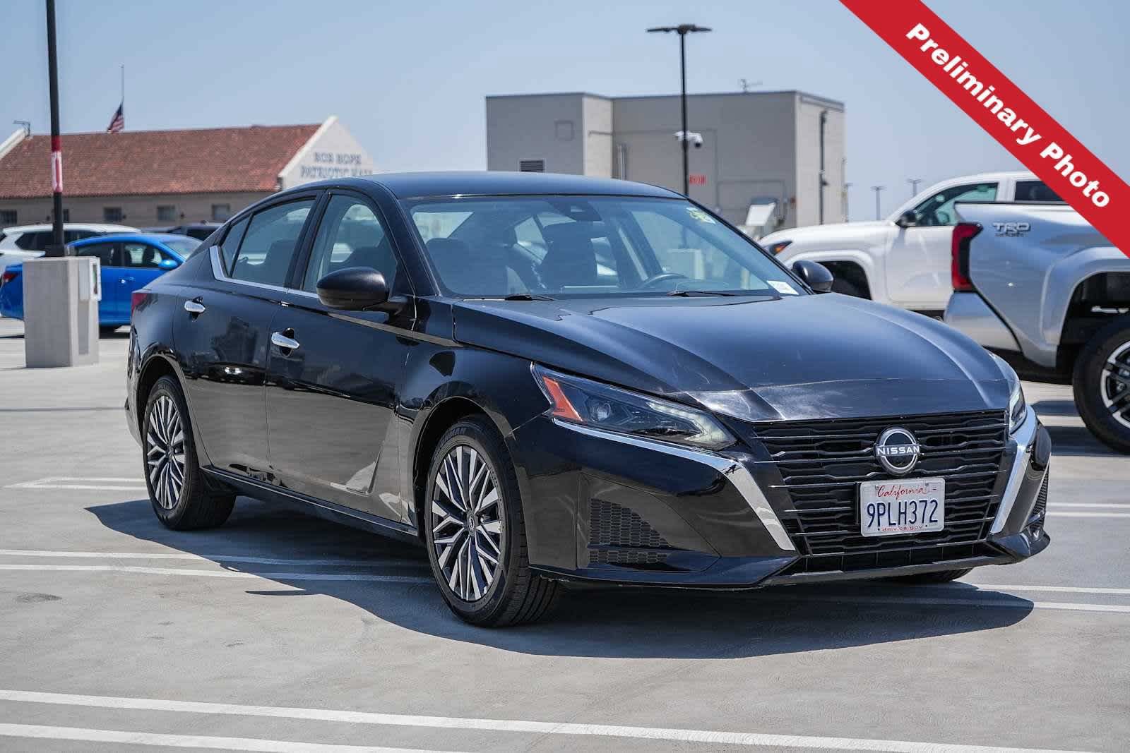 Used 2025 Nissan Altima 2.5 SV FWD image 3