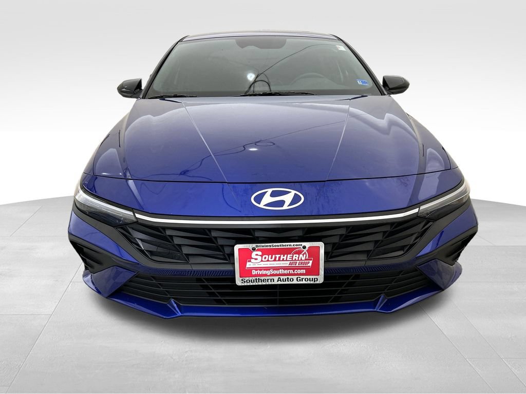 Certified 2025 Hyundai Elantra Sport FWD image 8