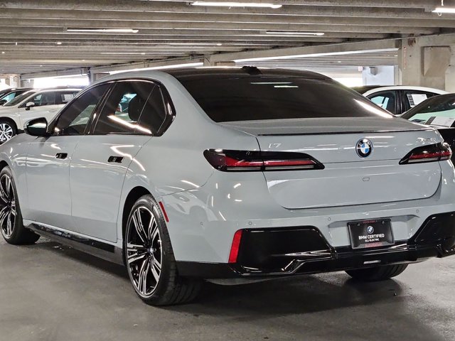 Certified 2024 BMW i7 xDrive60 w/ Executive Package AWD/4WD image 7