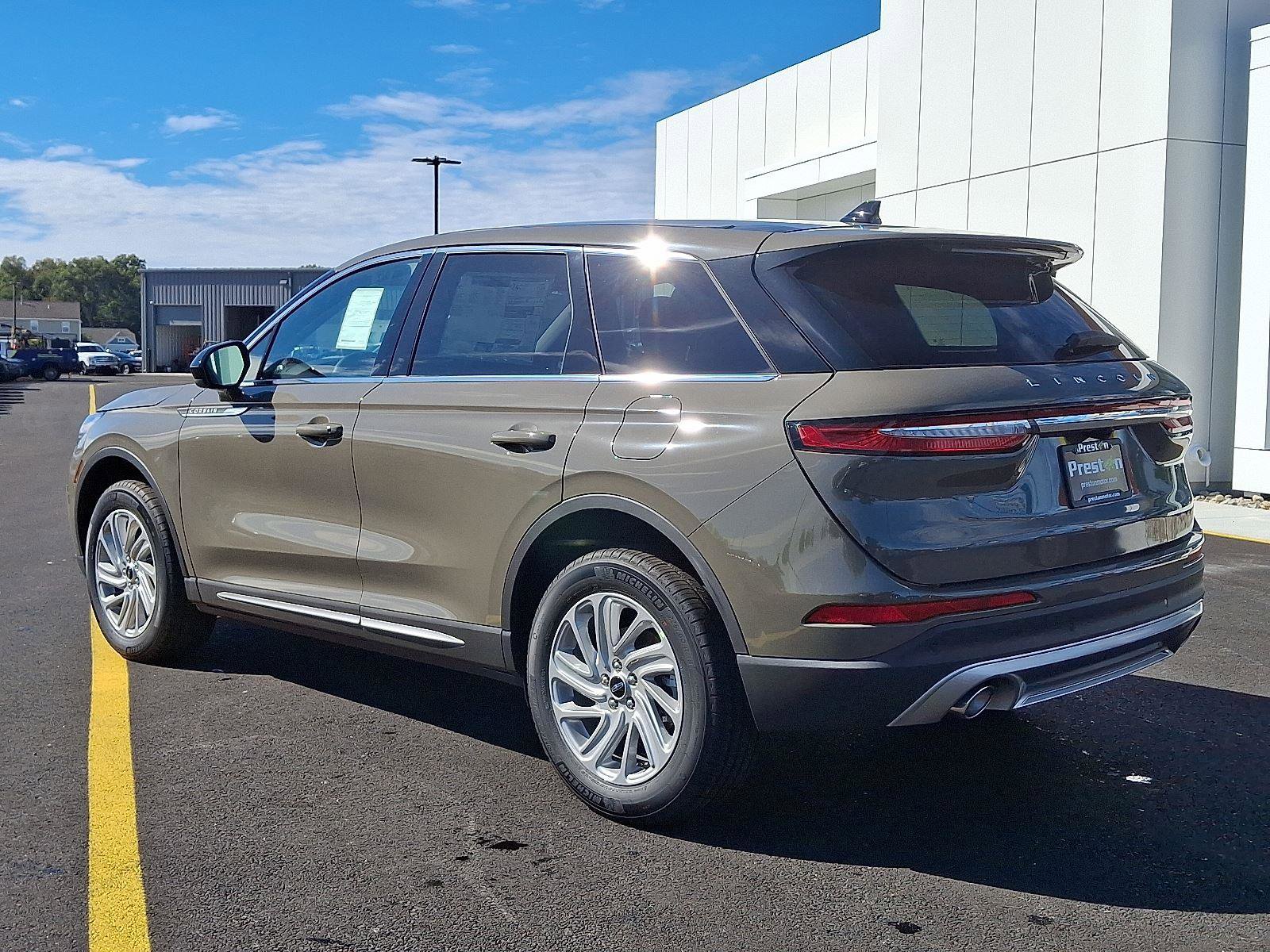 New 2025 Lincoln Corsair Premiere image 4