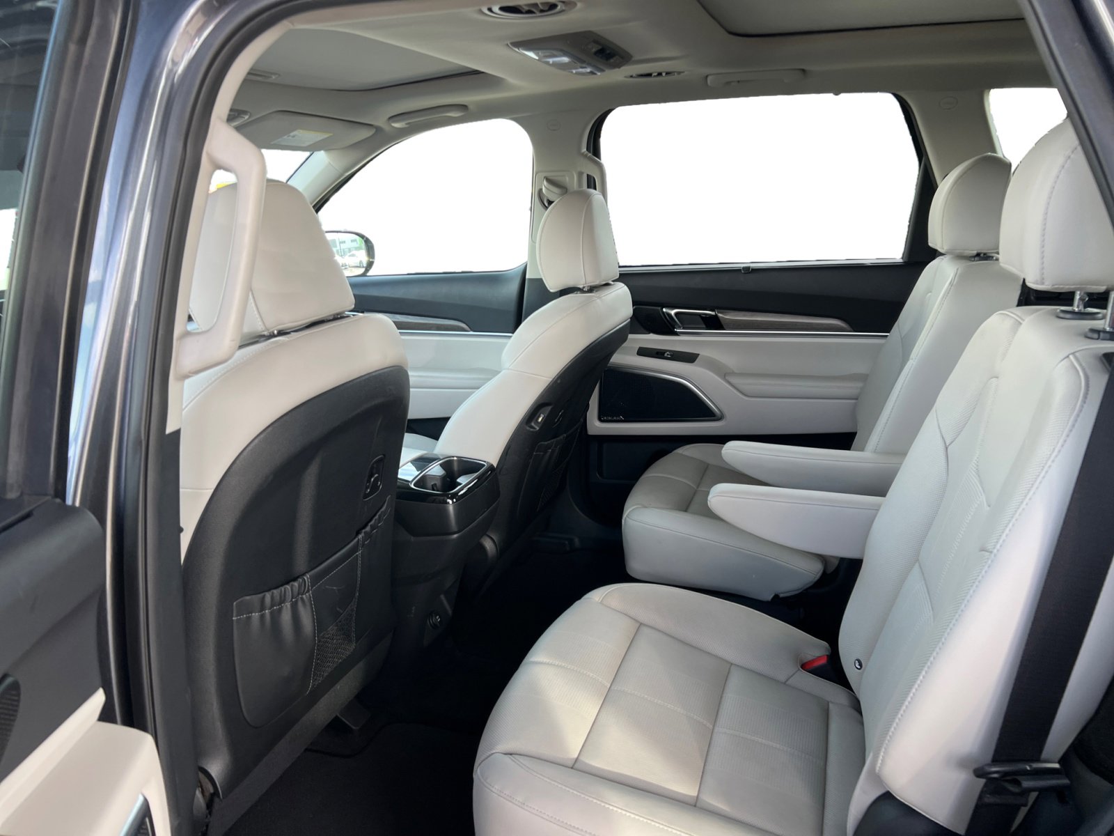 Used 2021 Kia Telluride SX w/ Towing Package image 12