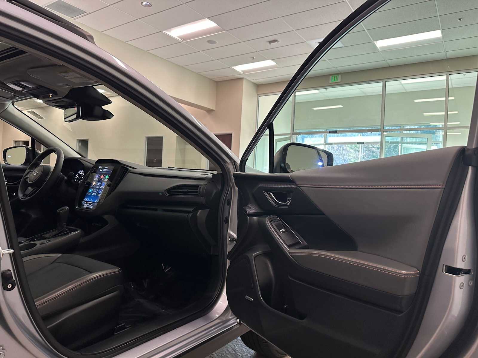 Used 2024 Subaru Crosstrek 2.5i Limited w/ Crosstrek Mirror Package image 28