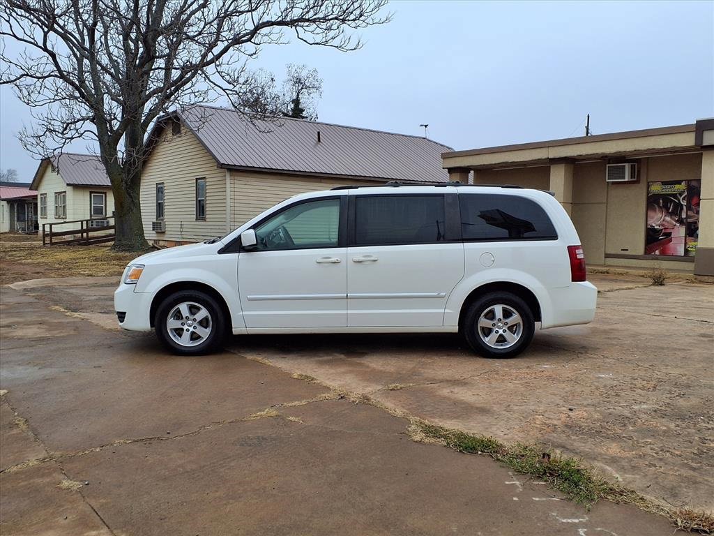 Used 2008 Dodge Grand Caravan SXT image 21