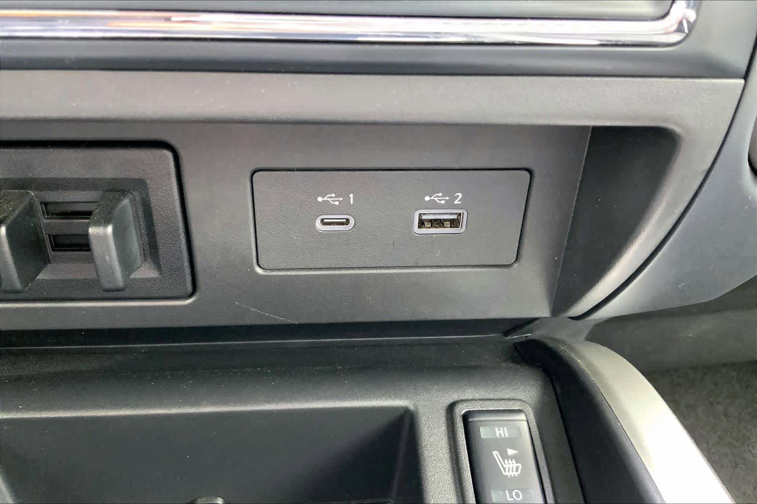 Used 2023 Nissan Titan SV w/ SV Convenience Package AWD/4WD image 31