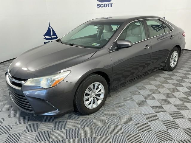 Used 2015 Toyota Camry LE FWD image 3