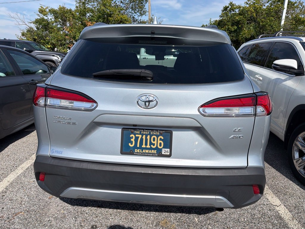 Used 2023 Toyota Corolla Cross LE w/ Moonroof Package AWD/4WD image 4