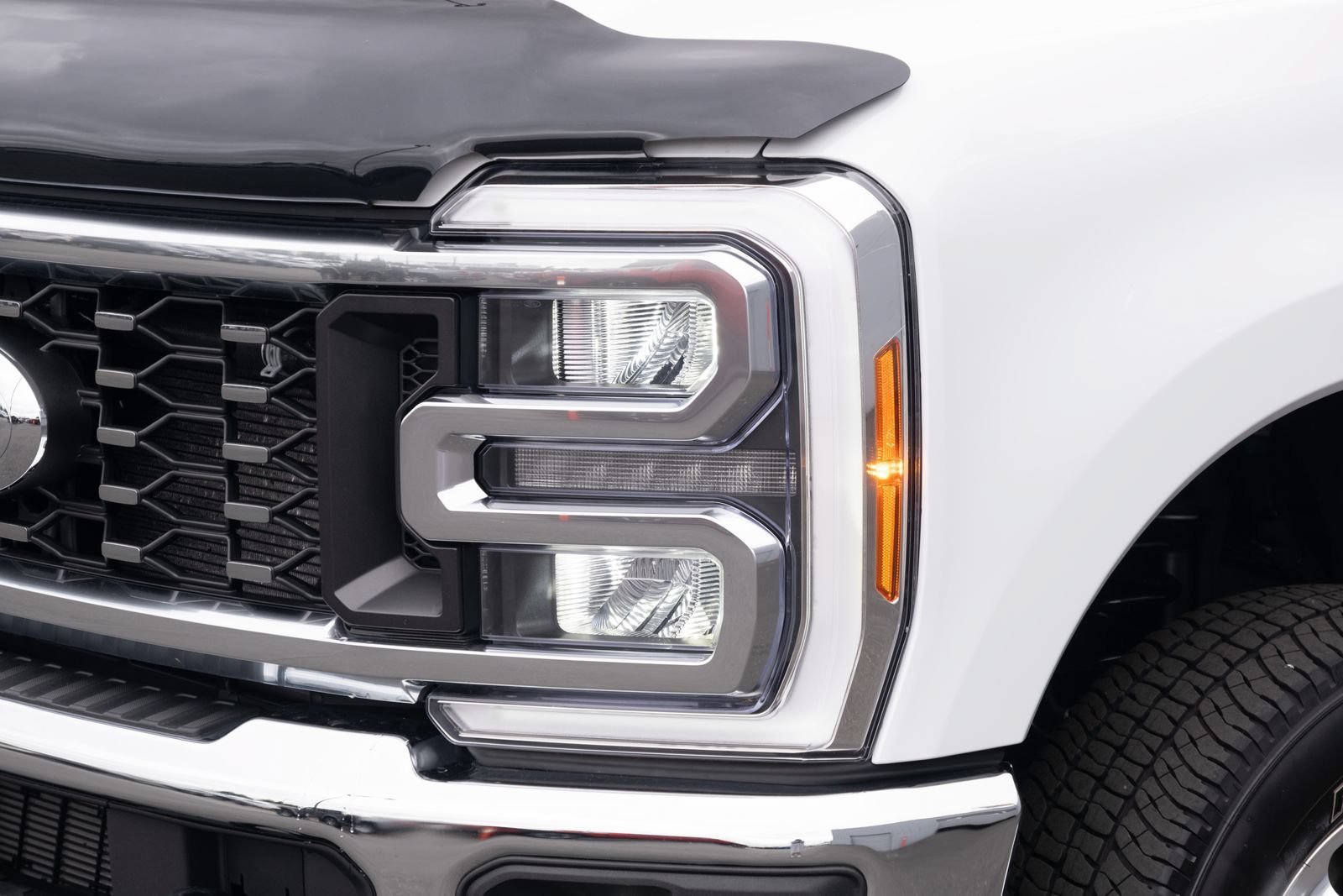 Used 2023 Ford F350 Lariat AWD/4WD image 22