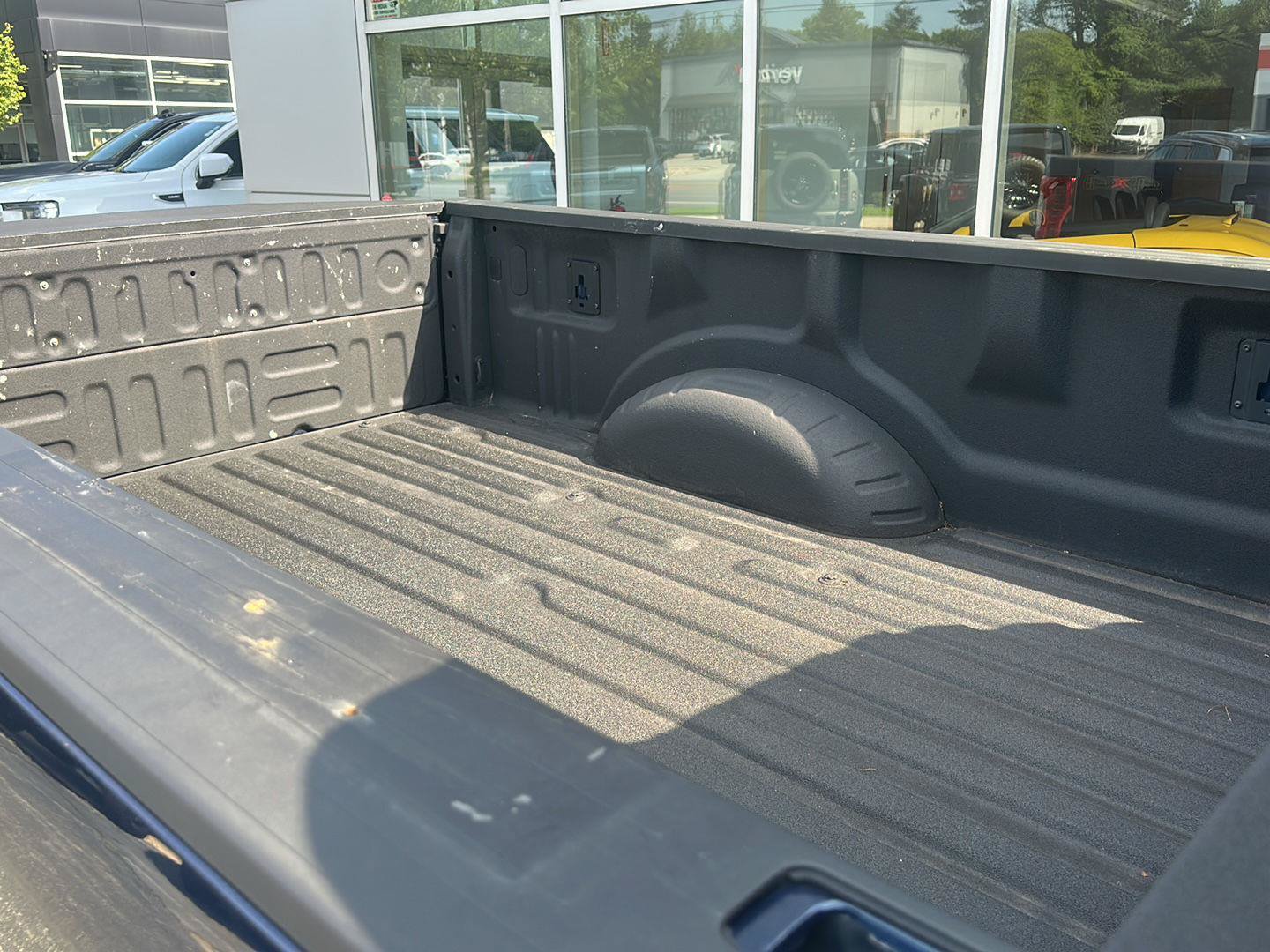 Used 2017 Ford F250 XL w/ Power Equipment Group AWD/4WD image 10