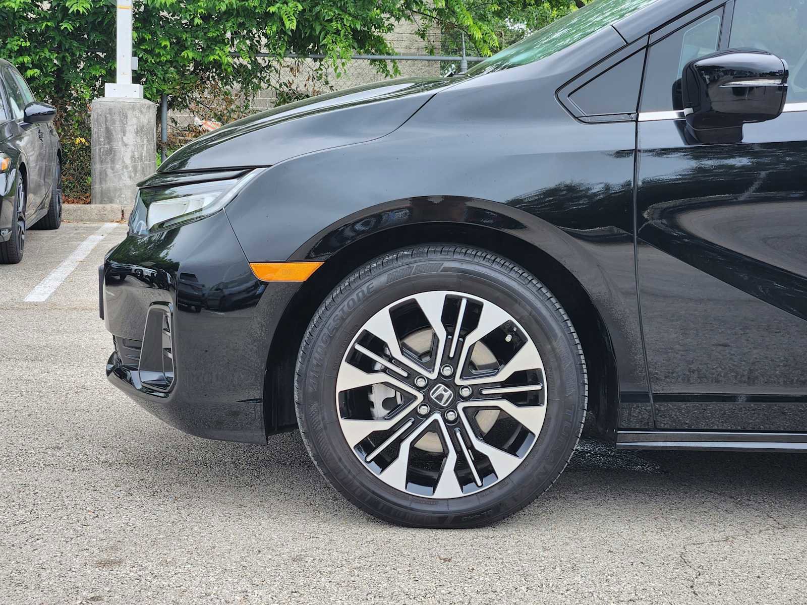 Used 2025 Honda Odyssey Elite image 8