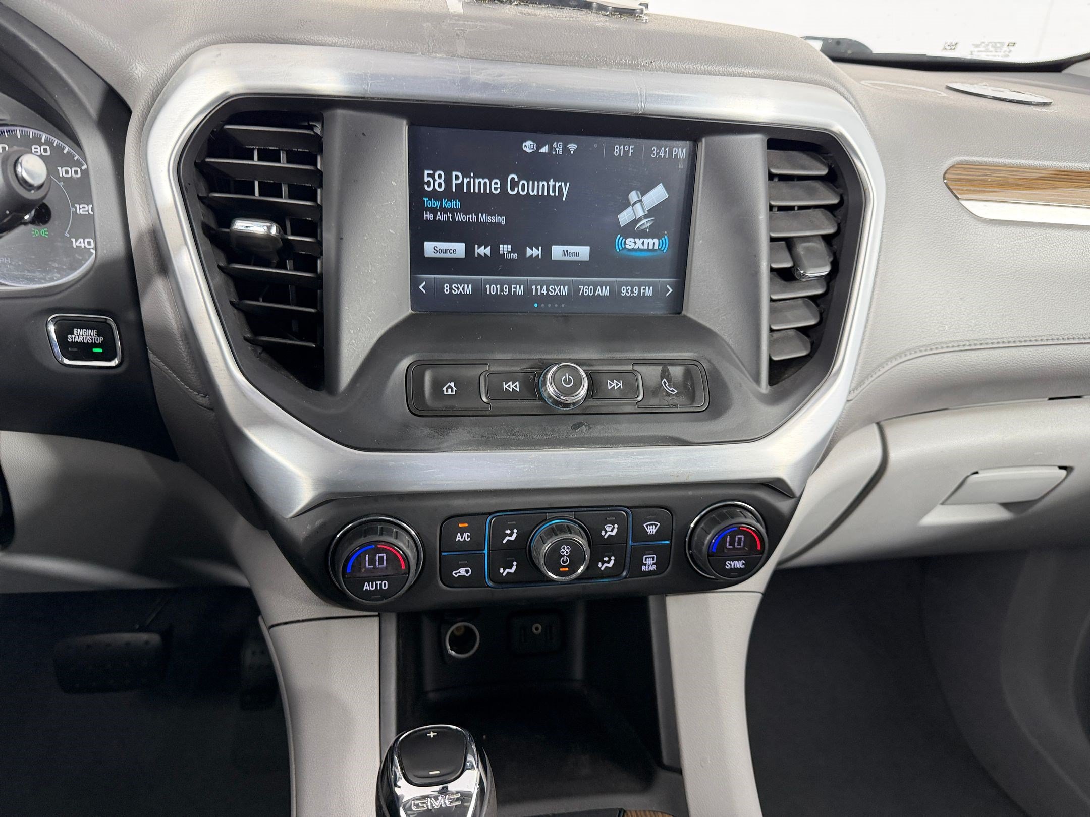 Used 2019 GMC Acadia SLE FWD image 15