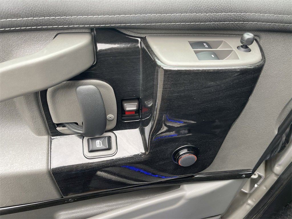 Used 2024 Chevrolet Express 2500 Extended w/ Driver Convenience Package image 20