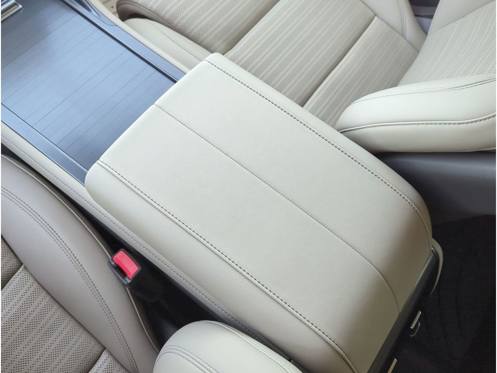 Used 2025 Lincoln Nautilus Reserve image 28