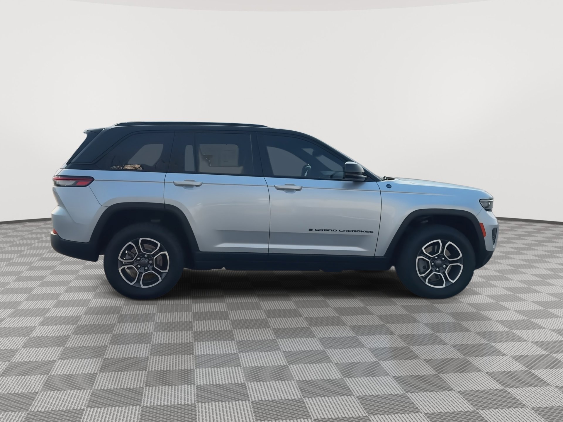 Used 2022 Jeep Grand Cherokee Trailhawk w/ Luxury Tech Group III image 9