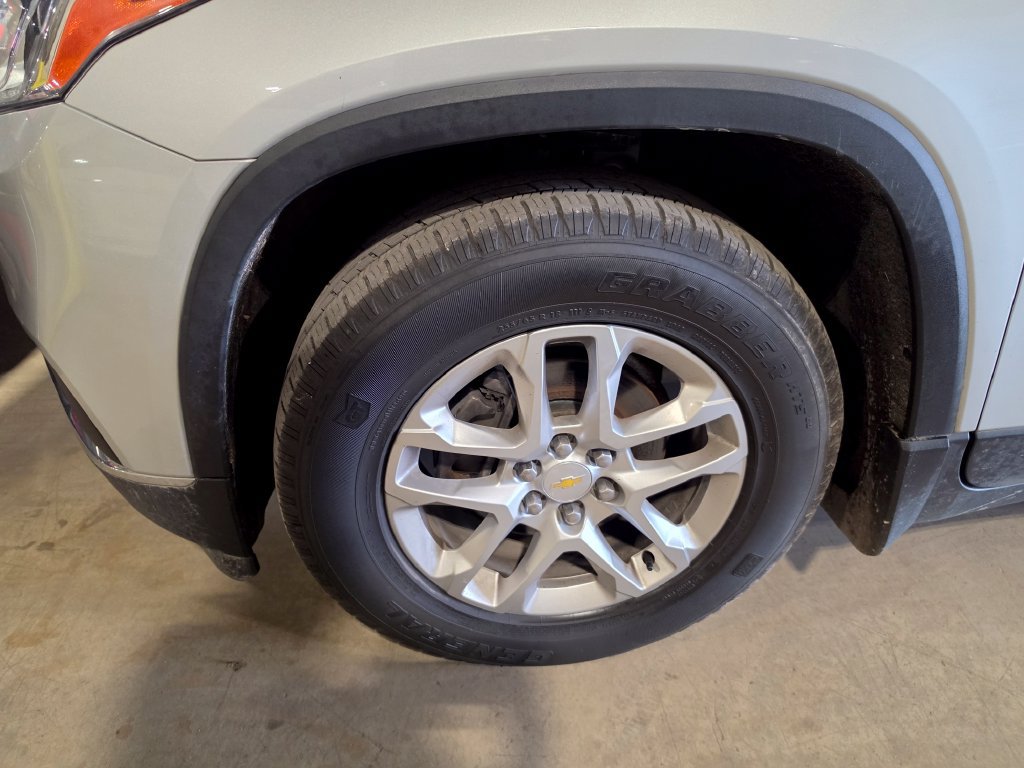 Used 2020 Chevrolet Traverse LT AWD/4WD image 3