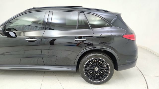Used 2025 Mercedes-Benz GLC 350e 4MATIC image 10