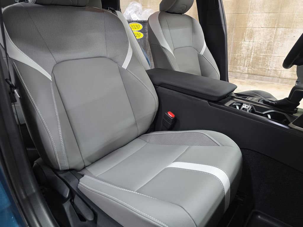 Used 2025 Toyota Camry SE image 11