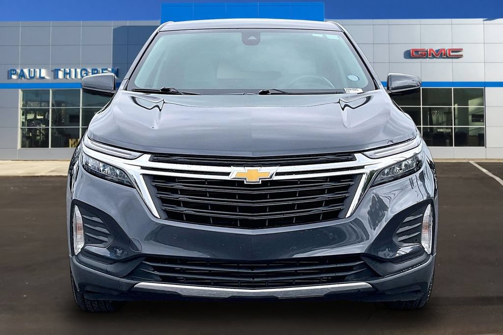 Used 2022 Chevrolet Equinox LT w/ Driver Convenience Package FWD image 2