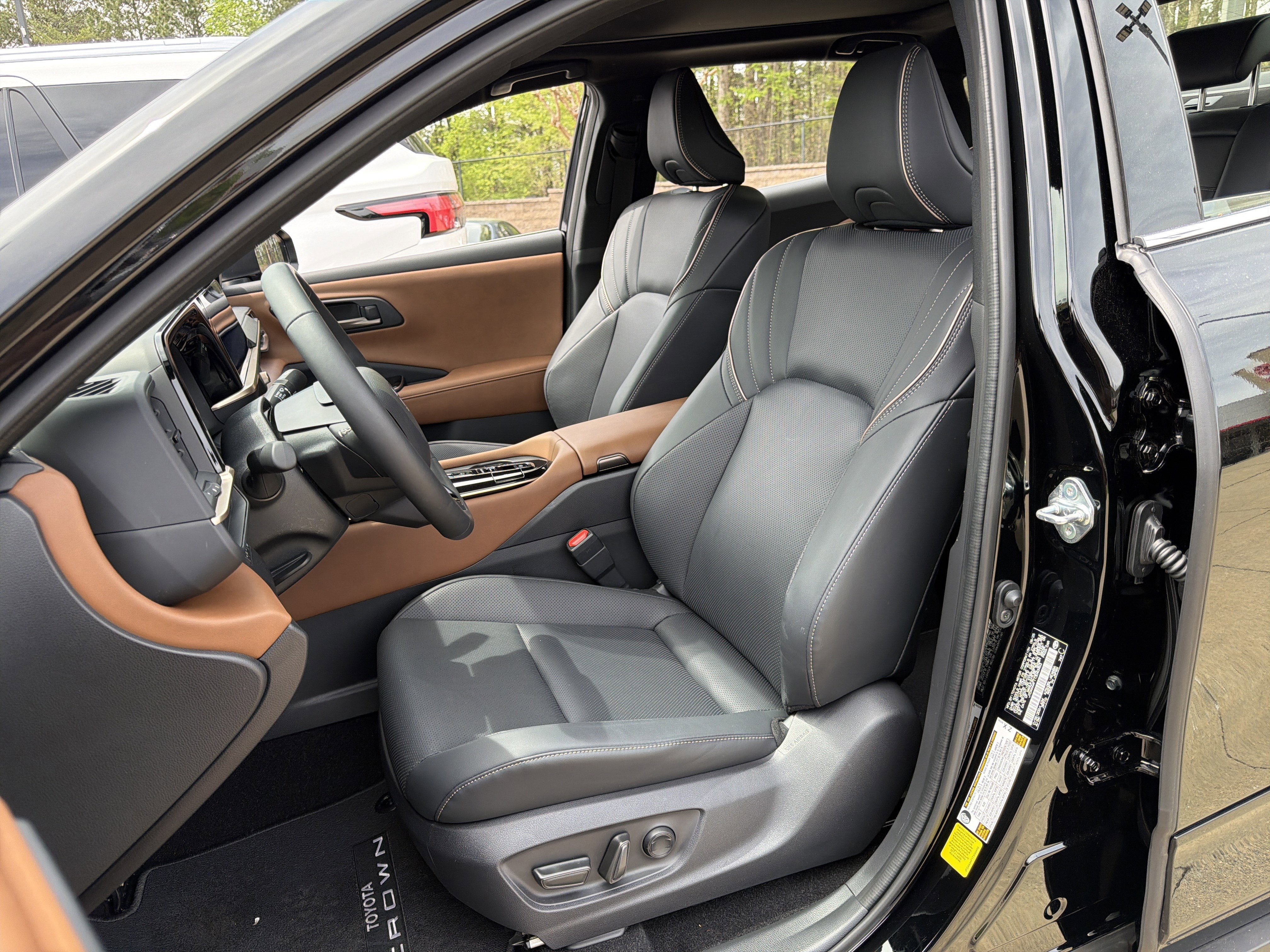 Used 2026 Toyota Crown Limited w/ Advanced Technology Package image 12