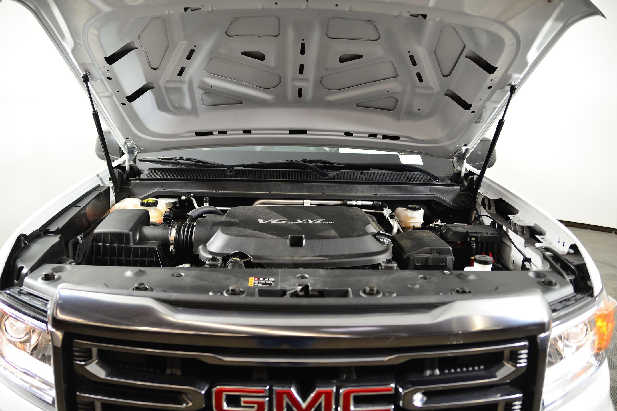 Used 2022 GMC Canyon AT4 w/ Trailering Package image 15