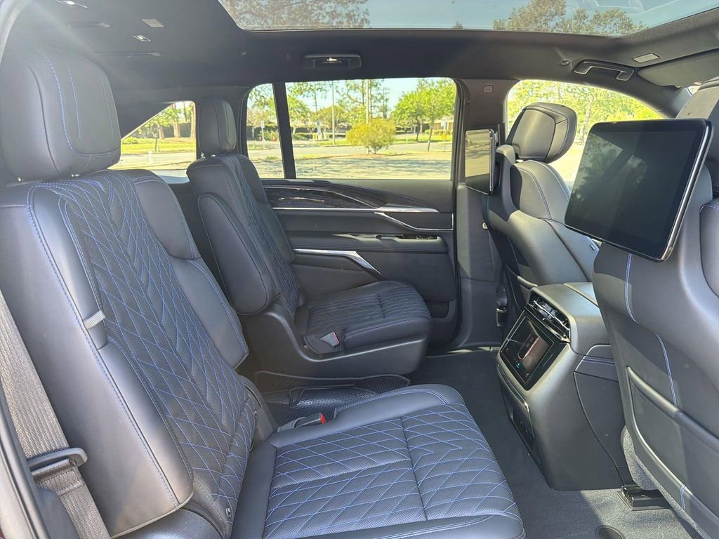 Used 2026 Cadillac Escalade IQ Sport 1 image 32