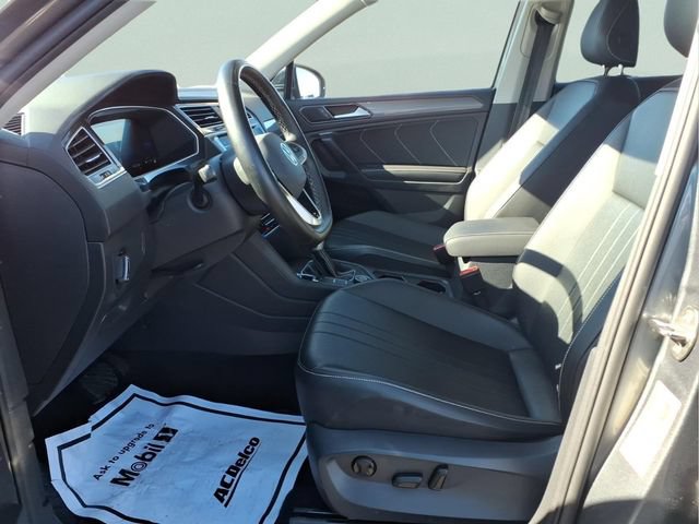 Used 2024 Volkswagen Tiguan SE AWD/4WD image 18