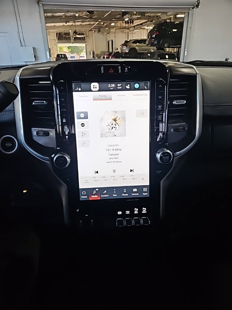 Used 2024 RAM 2500 Laramie image 31