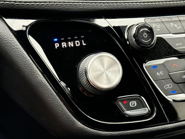 Used 2021 Chrysler Pacifica Touring-L w/ Uconnect Theater Family Group AWD/4WD image 16