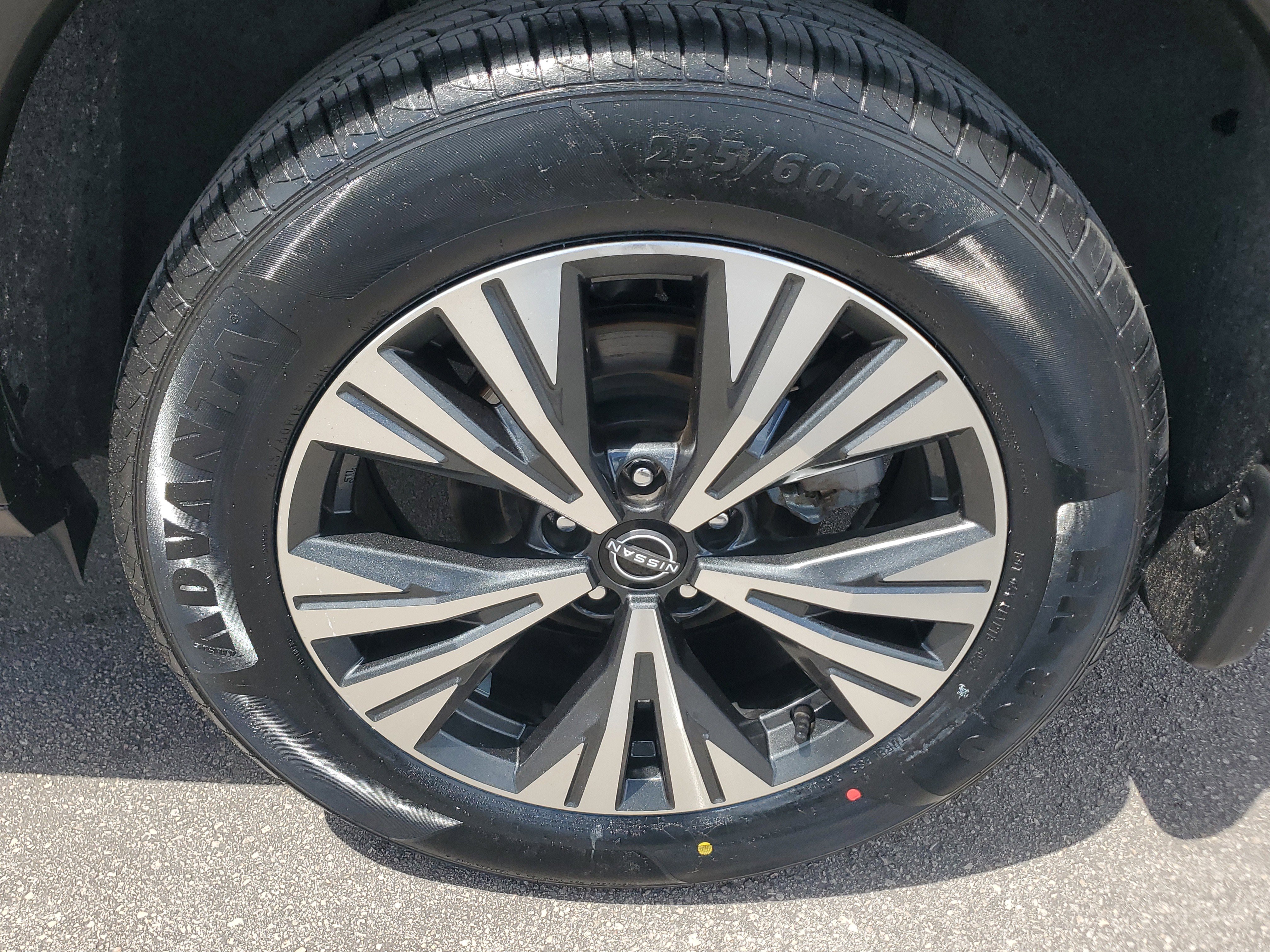 Used 2023 Nissan Rogue SV image 29