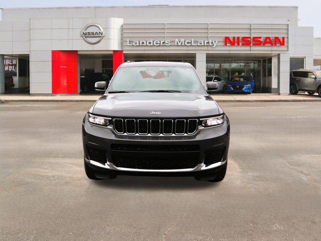 Used 2025 Jeep Grand Cherokee L Laredo image 8