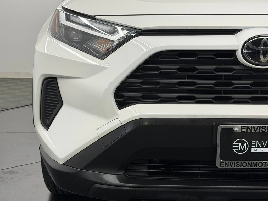 Used 2025 Toyota RAV4 XLE FWD image 9