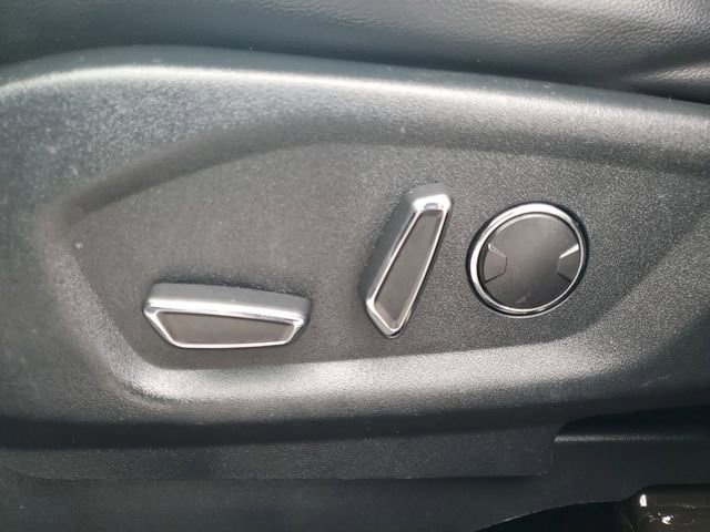 Certified 2018 Ford Explorer XLT w/ Equipment Group 202A image 17