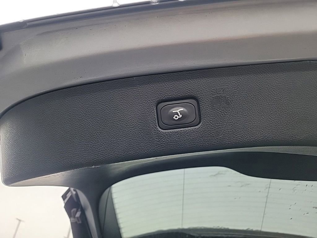 Used 2022 Ford Edge Titanium image 18