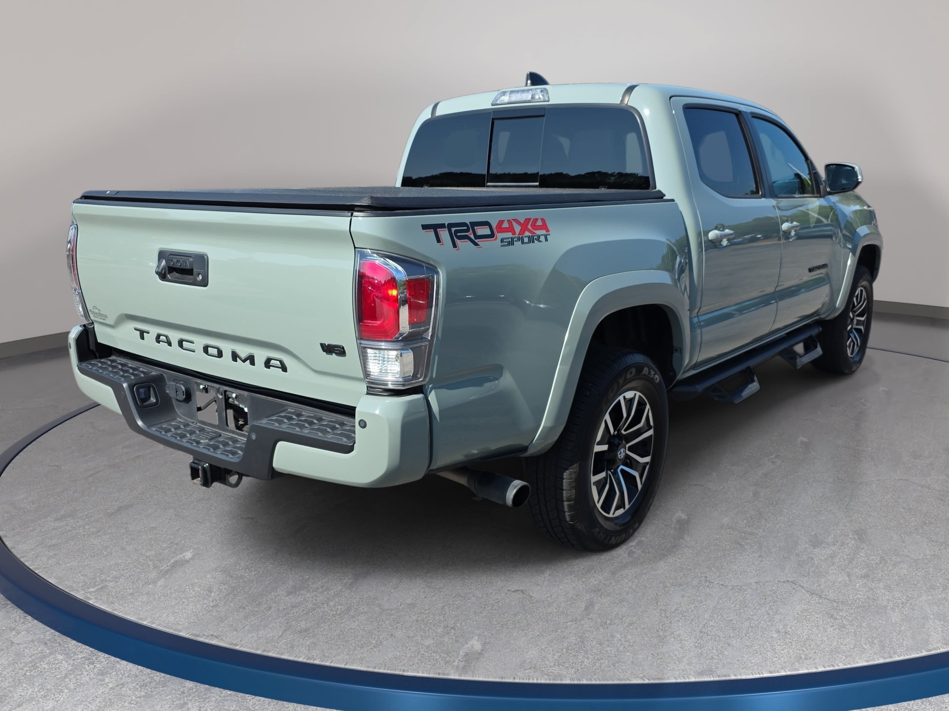 Used 2023 Toyota Tacoma TRD Sport w/ TRD Premium Sport Package AWD/4WD image 5
