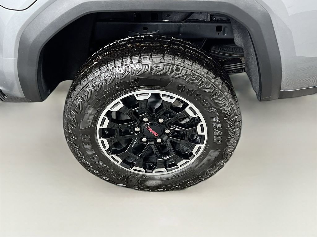 Certified 2026 GMC Canyon AT4 w/ Off-Road Front Bumper Package image 26