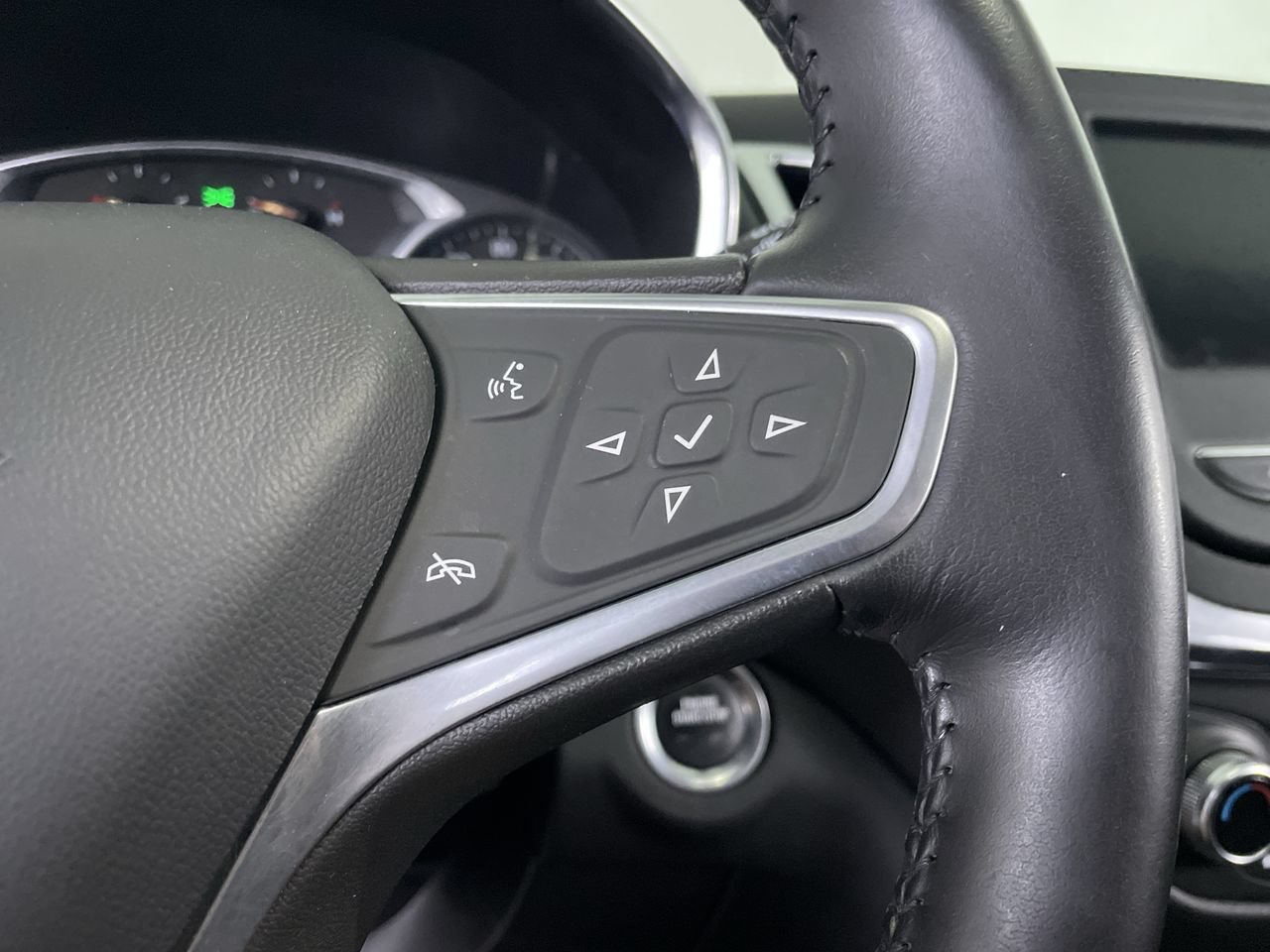 Used 2022 Chevrolet Equinox LT w/ Driver Convenience Package AWD/4WD image 26