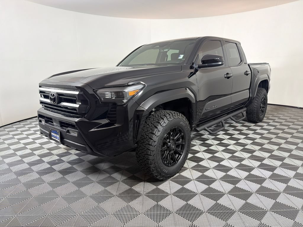 Used 2025 Toyota Tacoma SR5 AWD/4WD image 7