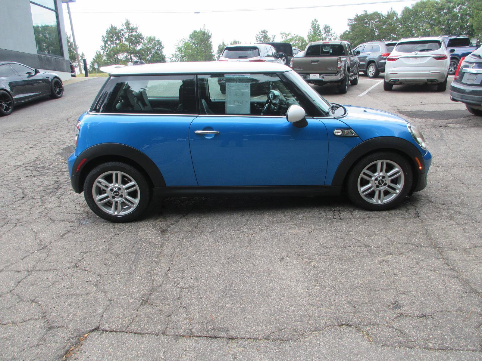 Used 2011 MINI Cooper S FWD image 6