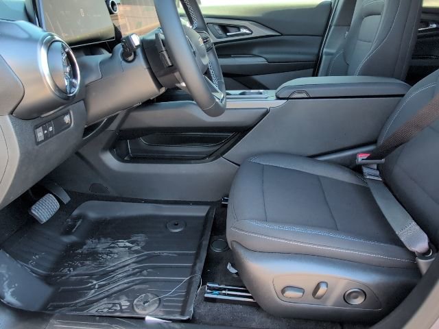 New 2026 Chevrolet Equinox EV LT w/ Comfort Package image 11